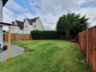 St Georges house, Premium 3 bed Home Slough, Legoland, Windsor - 3