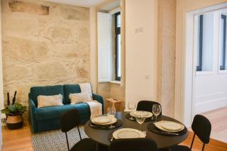 Apartamento central, junto a Praça da Batalha - APT F - 0