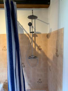 Spacious apartment in a charming, tranquil village - Saint-Vincent-Rive-dʼOlt - 4