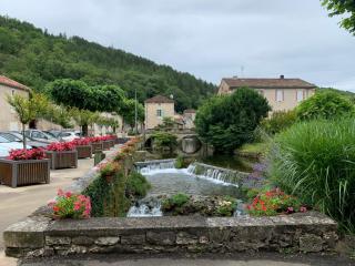 Spacious apartment in a charming, tranquil village - Saint-Vincent-Rive-dʼOlt - 2