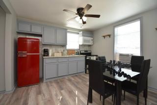 SuperValue Suite #5 @ East End Revitalized - Houston - 9