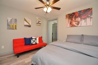 SuperValue Suite #5 @ East End Revitalized - Houston - 0