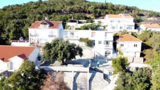 Apartments Bećir - Molunat - 0