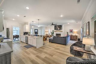 New Everything! Comfy Home with Deck and Trail Access! - Bella Vista - 3