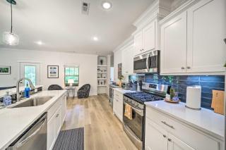 New Everything! Comfy Home with Deck and Trail Access! - Bella Vista - 2