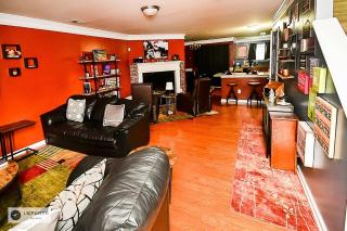 Amazing Large 3 Bed house with King Bed less than 10 miles to DTWN - 9