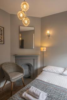 Coastal Cottage: Charming three bedroom cottage with private garden - 1