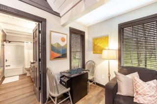 Rustic Modern Getaway - Mtn View - Creek - Hammock - Rest - Sevierville - 6