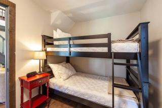 Rustic Modern Getaway - Mtn View - Creek - Hammock - Rest - Sevierville - 5