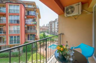 Sunny View Central Holiday Apartments - Sunny Beach - 0