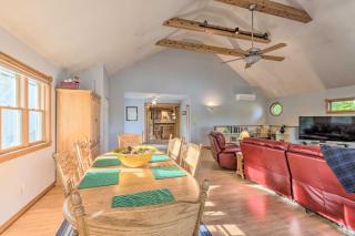 Lake Cabin in Honor with Hot Tub, Dock and Sauna! - 4