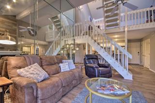 2 Mi to Margaritaville Resort Lake-View Retreat! - 2