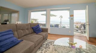 BEACHFRONT COTTAGE UPPER UNIT - Oceanside - 7