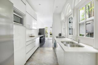 Pet Friendly Paddo Terrace - 8