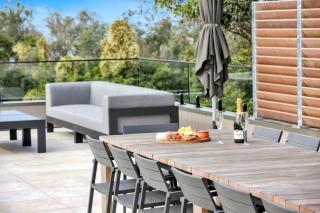 Beachfront Escape - 6 bedroom, Pool & beach access - Merimbula - 9