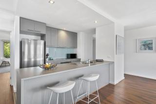 Point Grey Apartment 16 - Lorne - 3