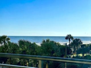 *SEE THE WAVES FROM YOUR BIG BALCONY*Great Pools, Hot Tubs*H34 - Myrtle Beach - 8