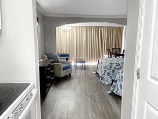 *SEE THE WAVES FROM YOUR BIG BALCONY*Great Pools, Hot Tubs*H34 - Myrtle Beach - 5