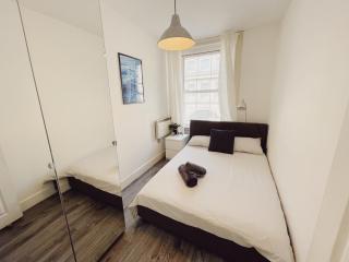 Newcastle City Centre, Two Bedroom, Sleeps 6 - Newcastle upon Tyne - 8