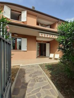 Villetta Gelsomino ,150 metri dal mare, ingresso indipendente, posto auto e giardino, marina di grosseto - Marina di Grosseto - 9