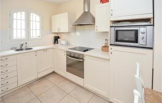 2 Bedroom Cozy Home In Aigues-Mortes - 6