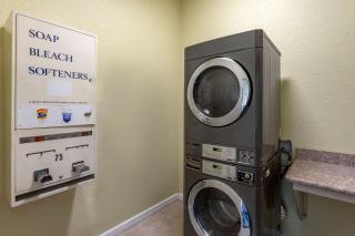 Best Western Plus Springfield Airport Inn - Springfield - 1