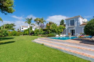 Villa Cortijo Viejo by Villa Plus - Marbella - 7