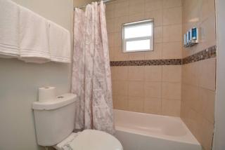 SuperValue Suite #8 @ East End Revitalized - Houston - 6
