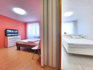 Червоне і біле Мережа квартир Alex Apartments Документи для відряджень Безконтактне заселення 24-7 - 6