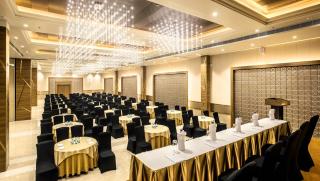 The Monarch Hotel & Convention Centre - 6