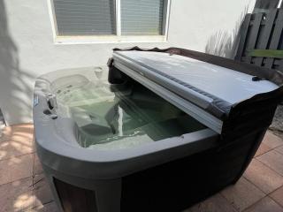 4BR Home, Hot Tub, Near Beach & Wilton Manors - Fort Lauderdale - 9