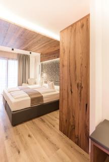 Hotel Cevedale Living Romance Hotel - Cogolo - 2