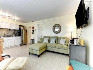 Coco's Island Retreat - 308 2nd 102 - 9