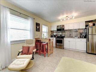 Coco's Island Retreat - 308 2nd 102 - 3