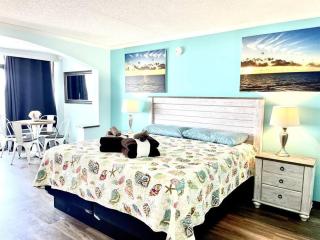 *BEACH, COMFY, SUNNY* *Great Pools, Hot Tubs, Lazy Rive & More*S44 - Myrtle Beach - 0
