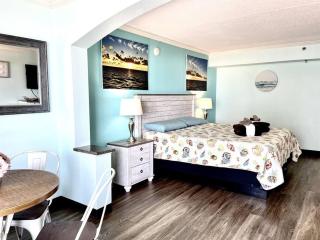 *BEACH, COMFY, SUNNY* *Great Pools, Hot Tubs, Lazy Rive & More*S44 - Myrtle Beach - 5