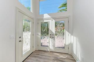 Turtle Tyme: Dog Friendly, Pool, Putting Green, 2 Blocks to Beach by Anna Maria Life - 5