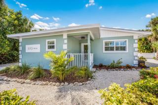 Toes in the Water - 110 Palm Ave - 8