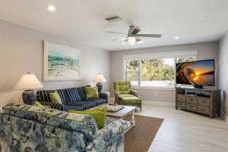 Royal Palm: Pool, 2 Blocks to Beach, Close to Dining & Shopping by Anna Maria Life Vacation Rentals - 5