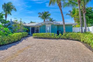 Sand Dollar: Poolside Condo 2 Blocks to Beach by Anna Maria Life Vacation Rentals - 5