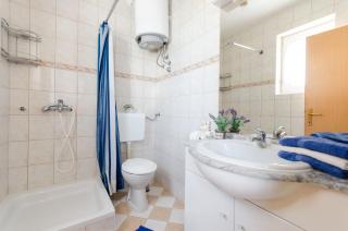 Apartments Damir - Banjol - 4