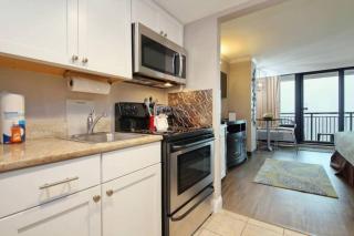 *OCEANFRONT BEAUTY!* KING, Pools, Lazy River, Hot Tubs*M61 - Myrtle Beach - 8