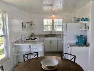 AMI Sand Dollar - 6403 B Holmes - 1