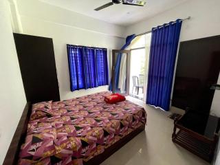 Dakshinakasi Guest House - Thirunelli - 2