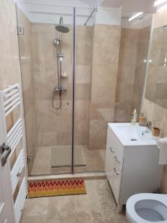 Lovely Apartment Near City Center (w/ Parking) - Cluj-Napoca - 5