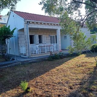 My Mediterranean Villa with Huge Garden and own Parking - 6