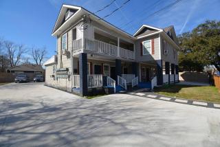 SuperValue Suite #1 @ East End Revitalized - Houston - 5