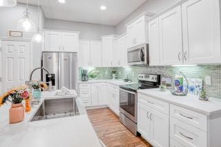 Updated, dog-friendly gem w/fenced yard, foosball & pool tables, WiFi, fireplace - 2