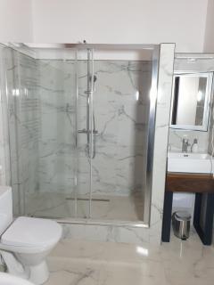ELEGANT ROOMS - ULTRACENTRAL - jacuzzi cu hidromasaj - Oradea - 1