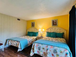 *A FAMILY GETAWAY*Pool*Steps to the Beach*Approved Dogs*D18 - Myrtle Beach - 0